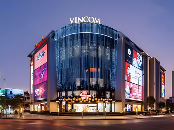 techbiz.network Vingroup sell Vincom Retail